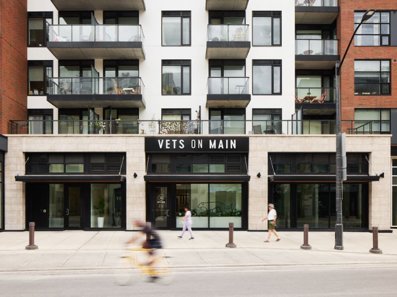 about us banner Vets on Main building front